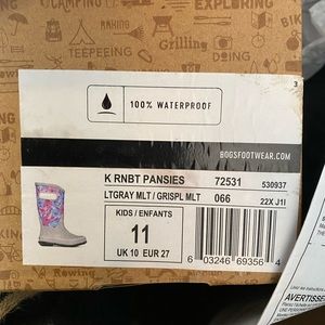 Bogs girls boots, new in box